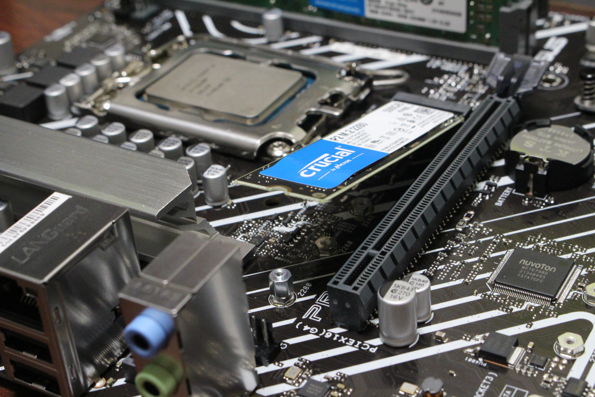 SSD差し込み完了